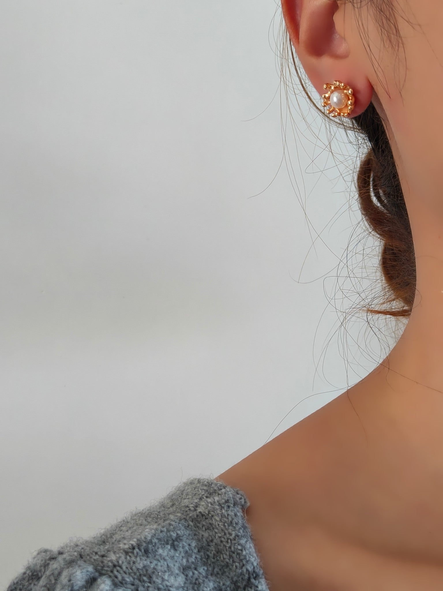 Natural Pearl Wave Stud Earrings - S925 Silver