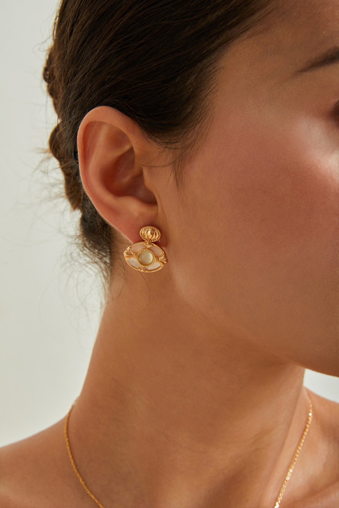 Vintage Gold Prehnite & Mother of Pearl Earrings - S925 Sterling Silver